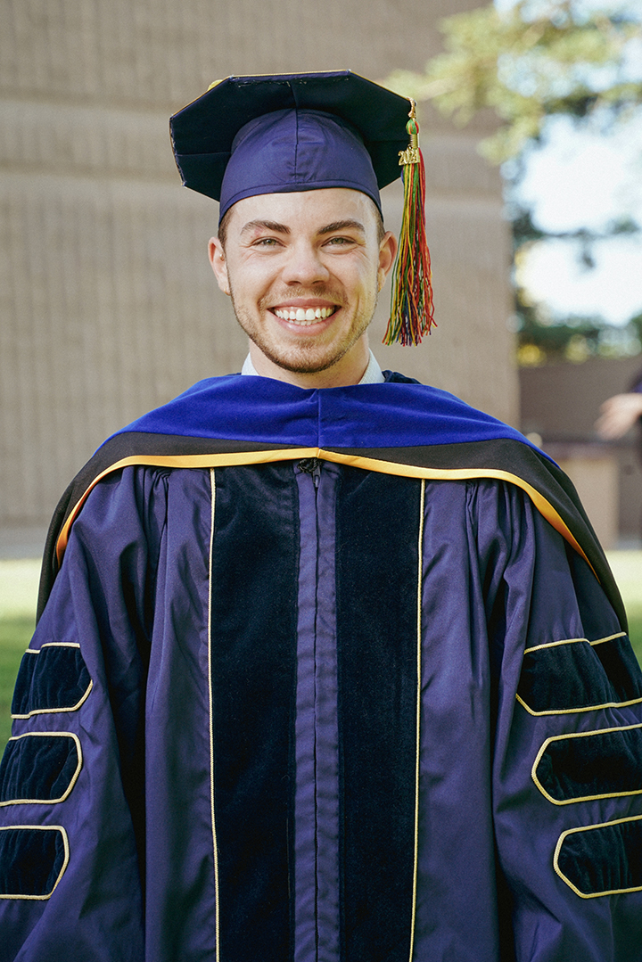 Shawn Christensen of the Rachel Vannette lab