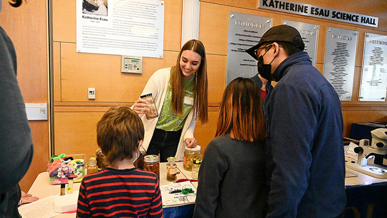 Allison Blundell showing nematode specimens at the 2023 UC Davis Biodiversity Museum Day.