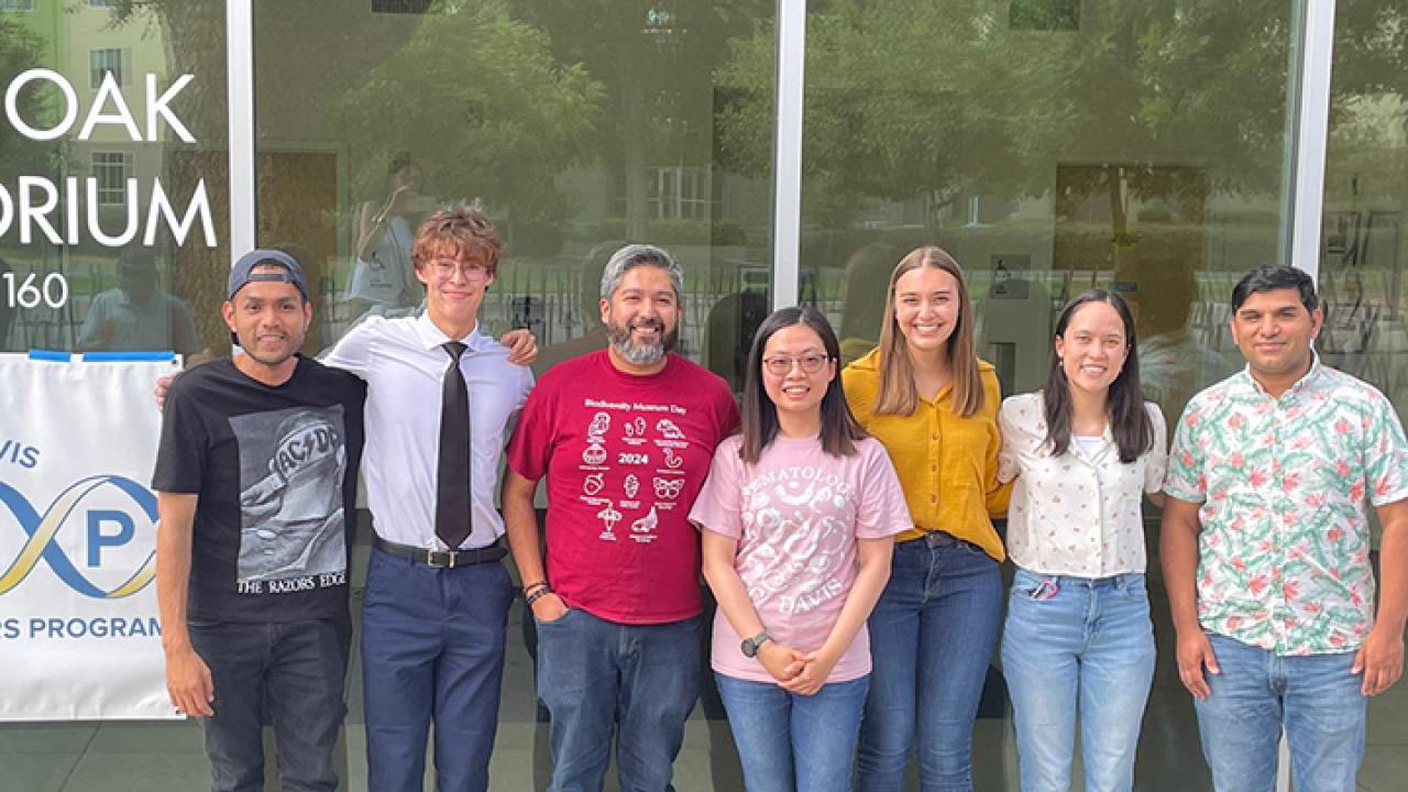 Mentee Mason Walline (second from left) with Shahid Siddique lab members. From left are Romnick Latina, Mason Walline, Bardo Castro, Ching-Jung Lin, Alison Blundell, Veronica Casey and associate professor Shahid Siddique.
